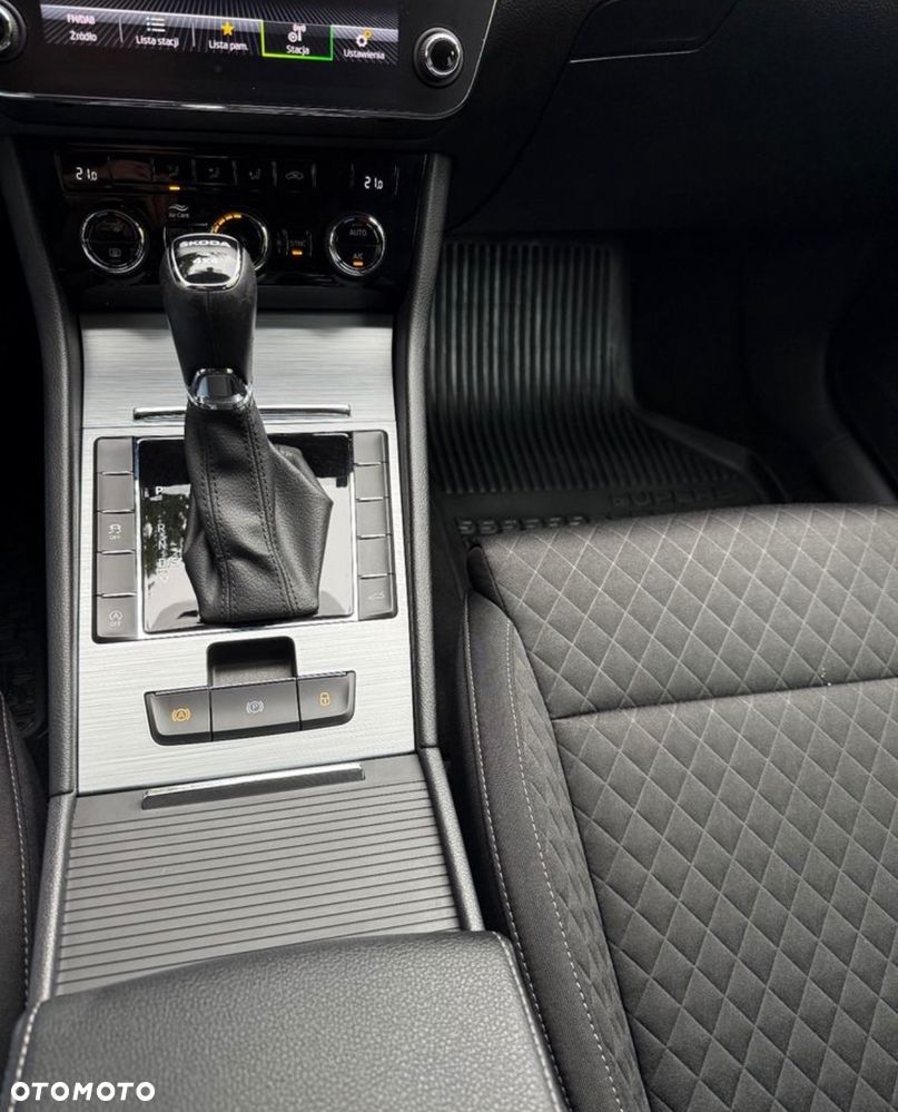 Skoda Superb 2.0 TDI SCR 4x4 Ambition DSG - 11