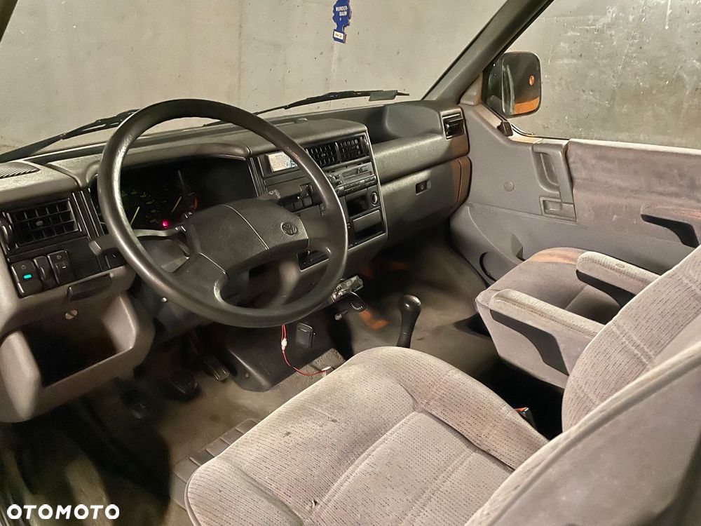 Volkswagen Multivan - 22