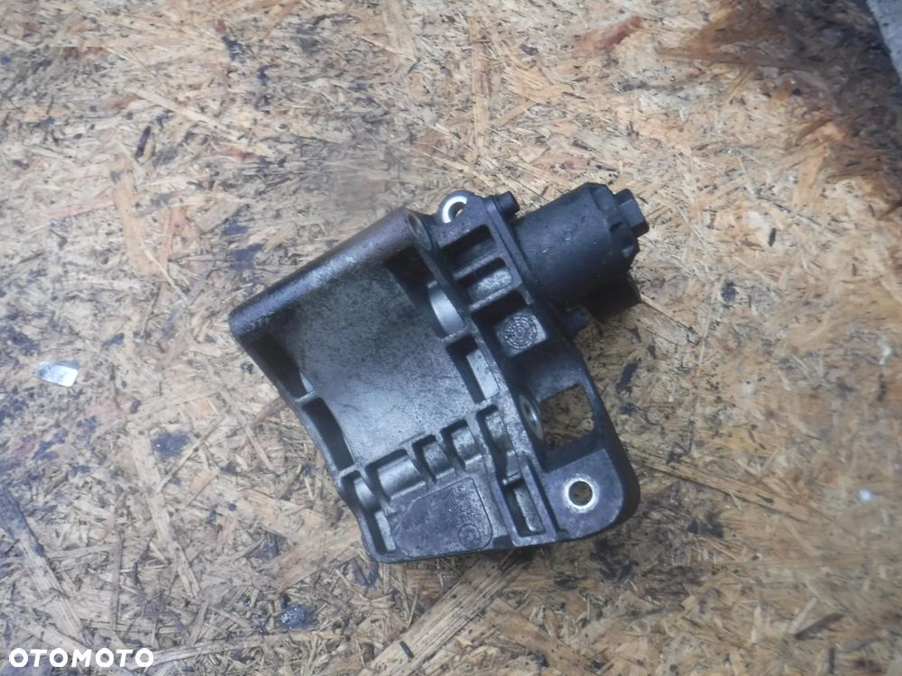 Bmw lapa wspornik pompy wspomagania  X5 E70 X6 E71 3.0 3.5d 35d sd 286 ps M57  M57TUE2 306D5 335d E90 E91 E60 E61 X3 E83 E63 E64 635 535 - 1