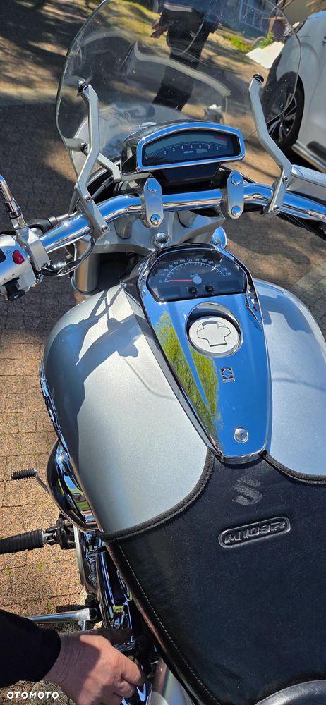 Suzuki Intruder - 6