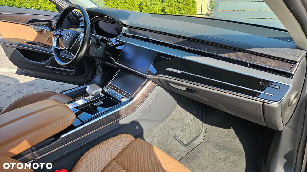 Audi A8 - 30