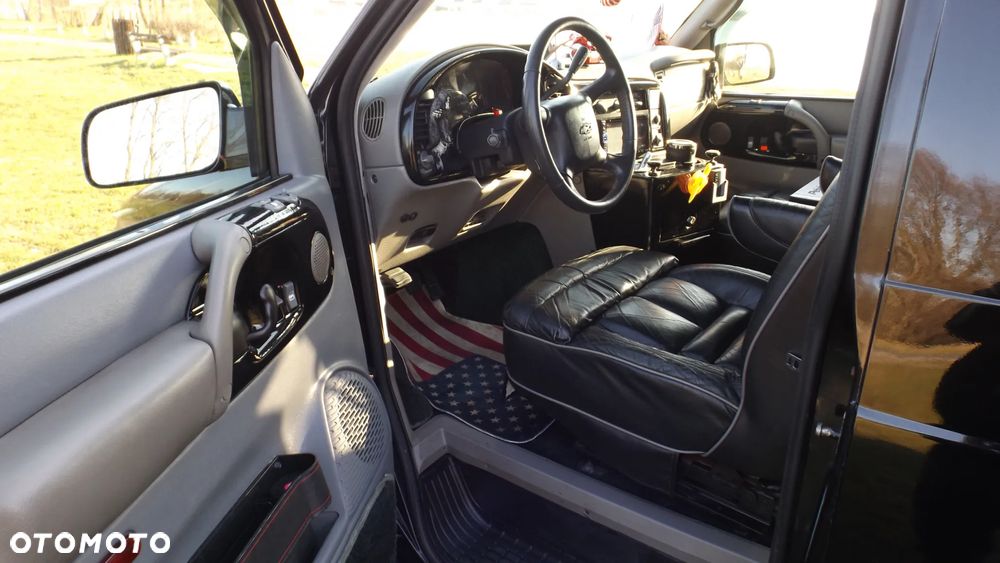 Chevrolet Astro - 19