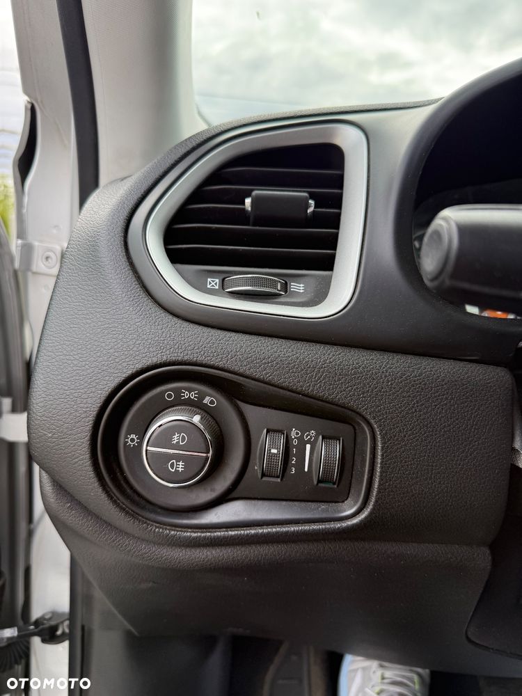 Jeep Renegade 1.4 MultiAir Limited - 19