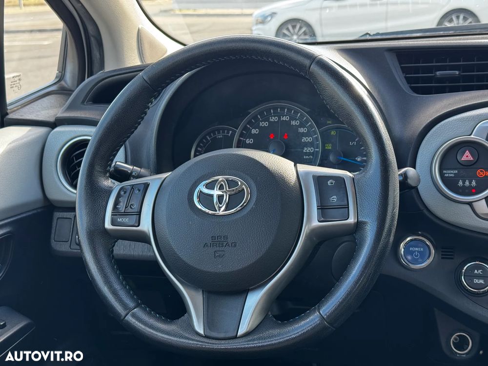 Toyota Yaris - 12