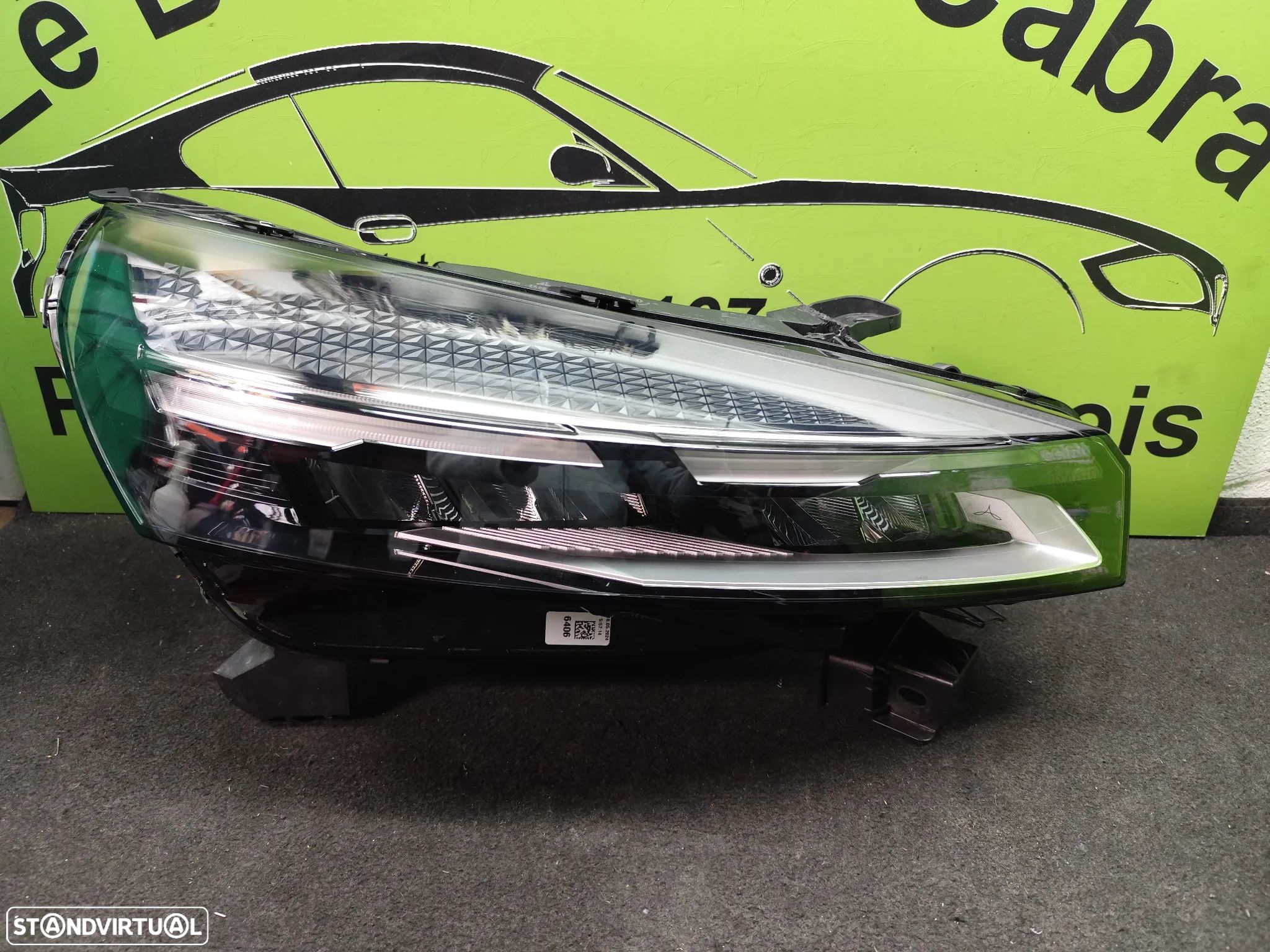 CLIO V 5 / COLT FAROL DIREITO LED - FF686 - 1