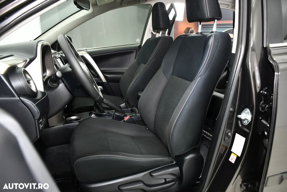 Toyota RAV4 2.0 D-4D 2WD Executive - 13