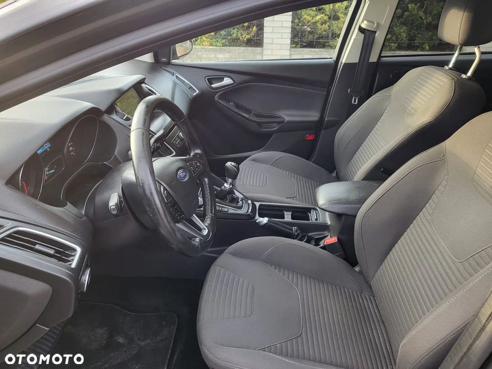 Ford Focus Turnier 1.0 EcoBoost Start-Stopp-System Titanium - 17