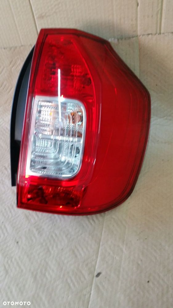 LAMPA TYLNA PRAWA DACIA LOGAN MCV II KOMBI - 2
