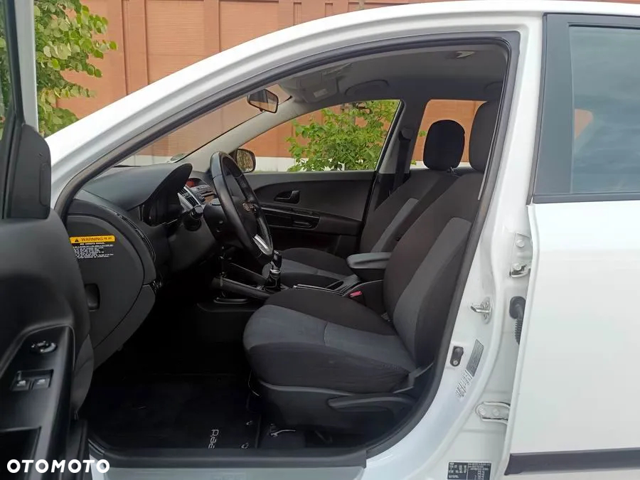 Kia Ceed 1.4 CVVT SW Dream-Team Edition - 14