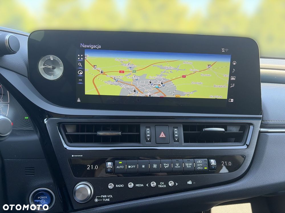 Lexus ES 300h Business Edition - 20