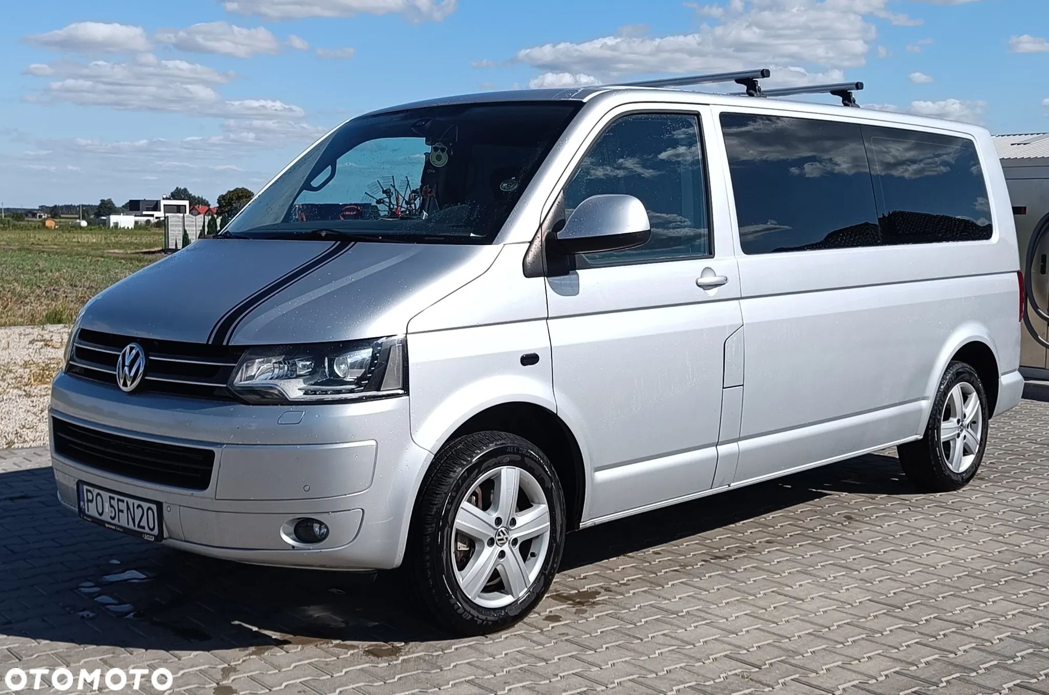 Volkswagen Caravelle - 1