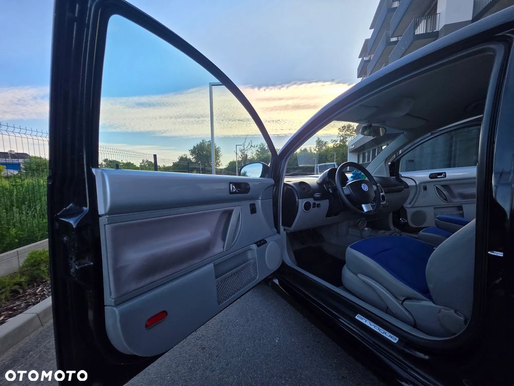 Volkswagen New Beetle - 28