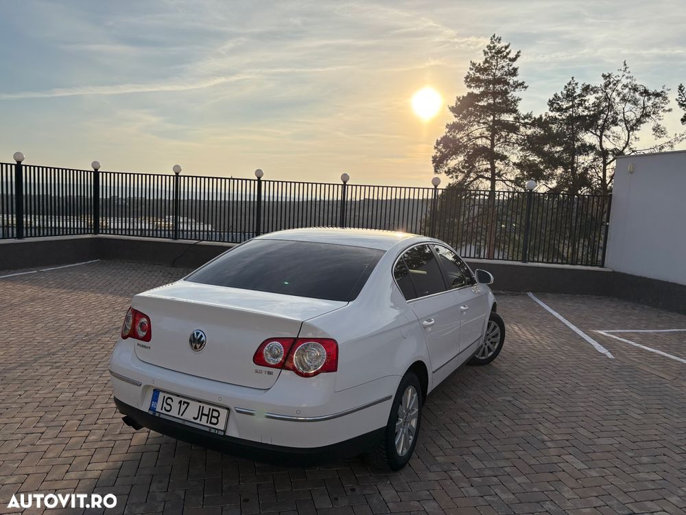 Volkswagen Passat 2.0 TSI Comfortline - 12