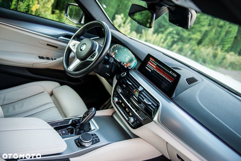 BMW Seria 5 520d xDrive MHEV M Sport sport - 21