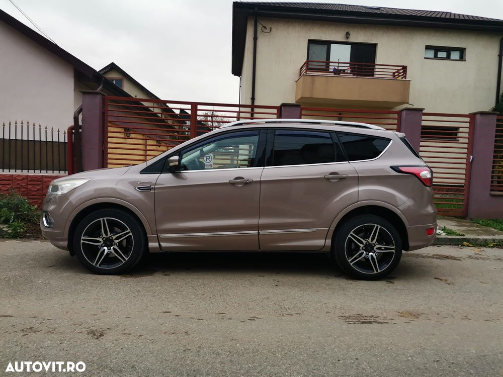 Ford Kuga 2.0 TDCi 4WD Powershift Vignale - 3