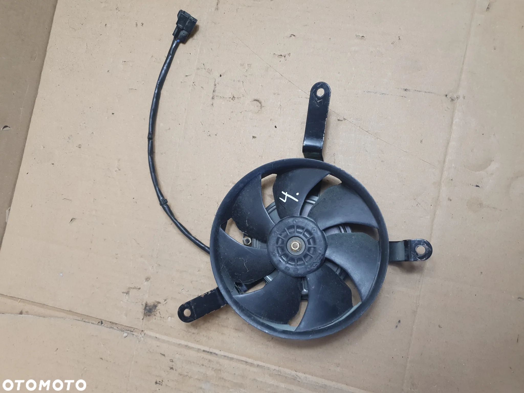 } Yamaha YZF-R6 600 RJ05 / RJ09 (2003 - 2004) Wentylator silniczek wentylatora chłodnicy - 1