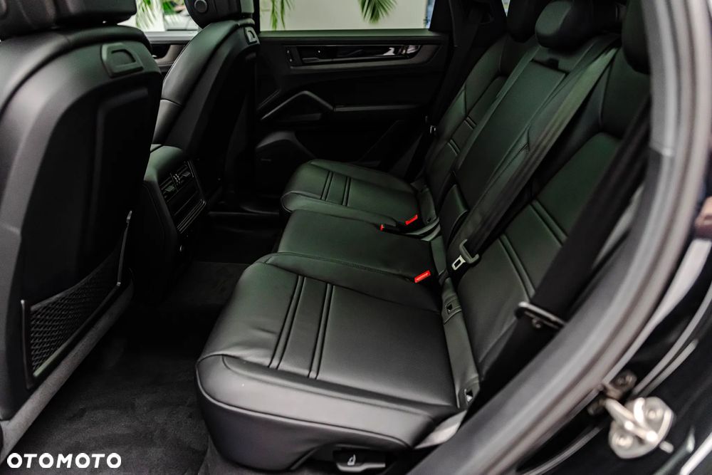 Porsche Cayenne - 11