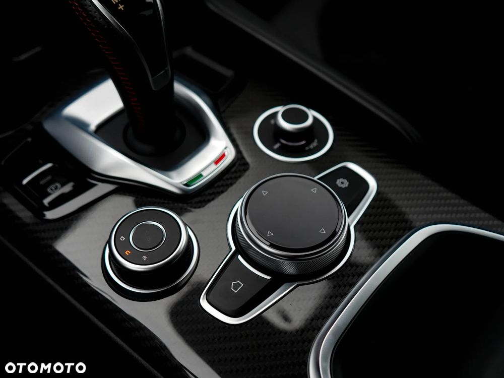 Alfa Romeo Giulia 2.0 Turbo Veloce Q4 - 18
