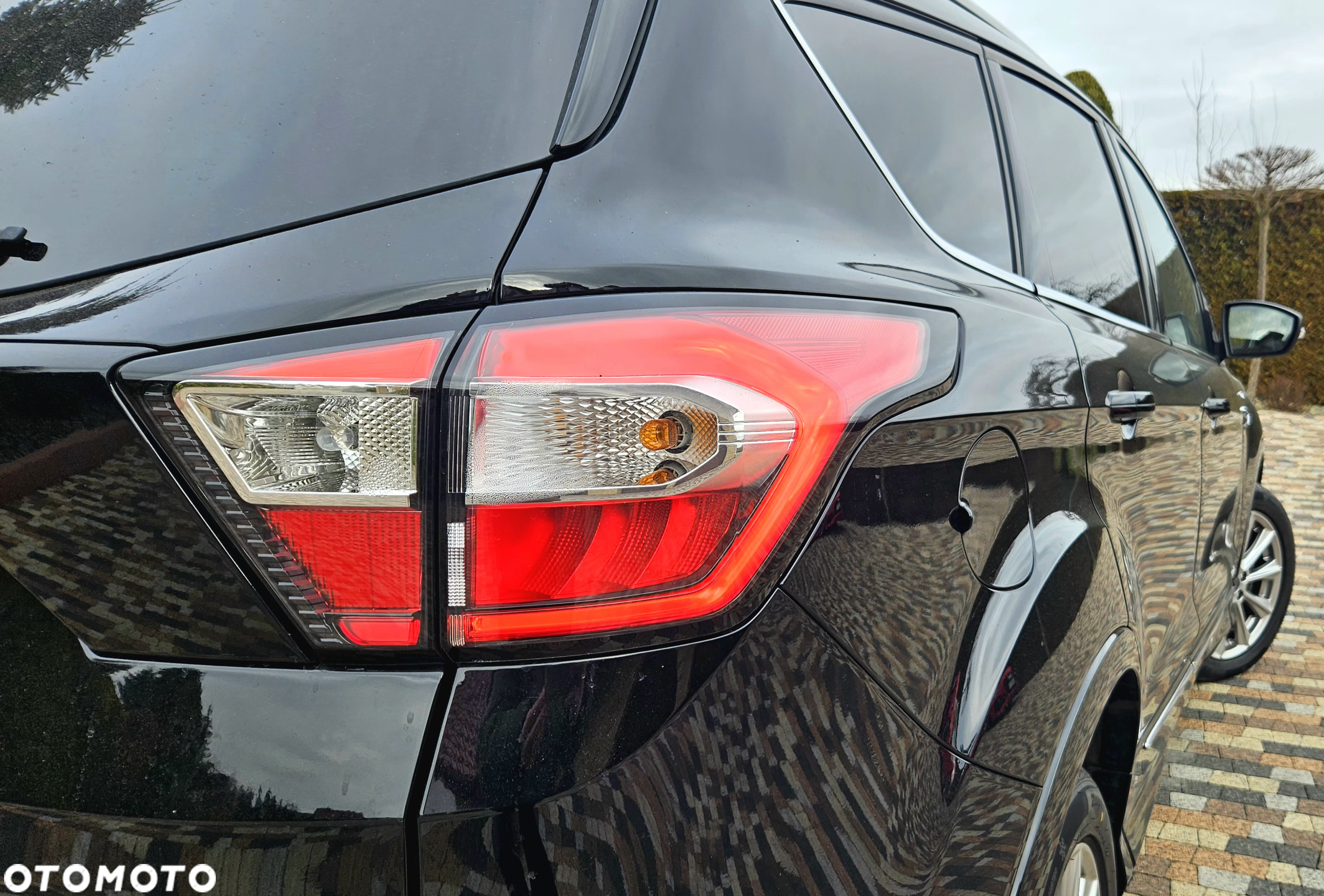 Ford Kuga 2.0 TDCi 4x4 Vignale - 32