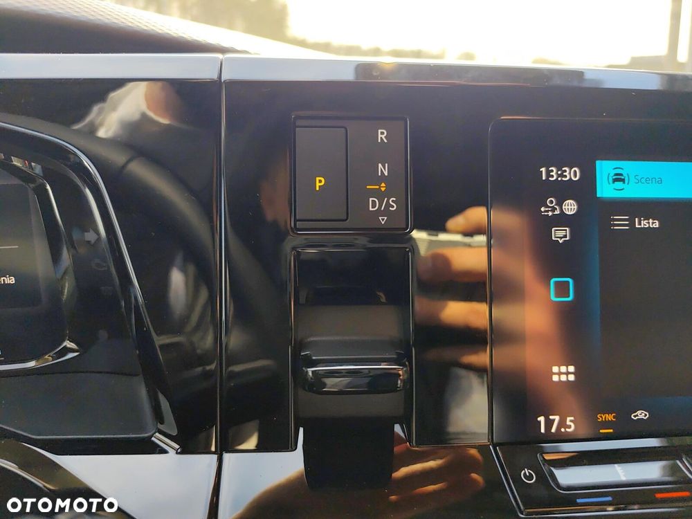 Volkswagen Multivan - 22