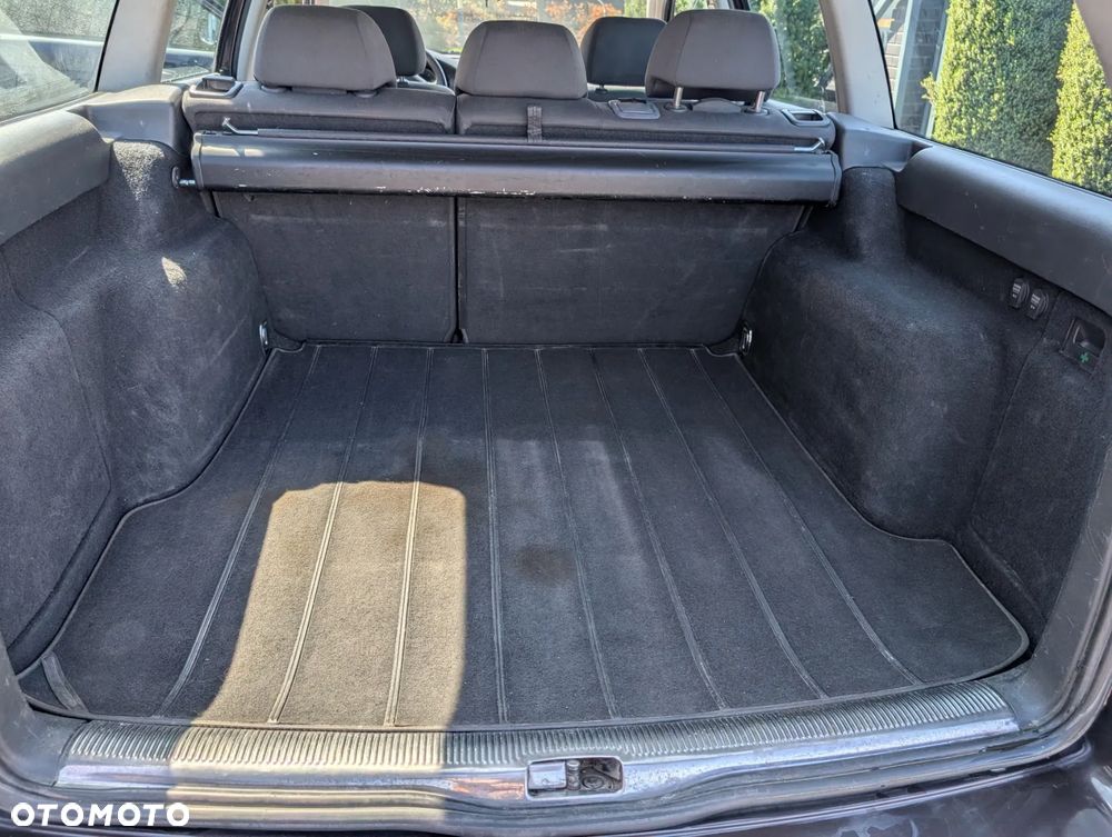 Volkswagen Passat 1.9 TDI - 14