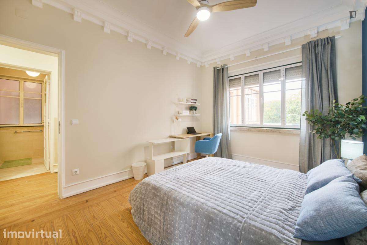 Quarto - localizado em Alameda Lisbon - Grande imagem: 4/47