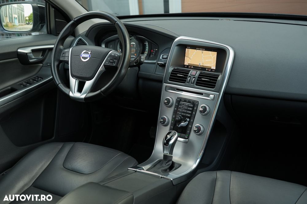 Volvo XC 60 D4 Geartronic Summum - 16