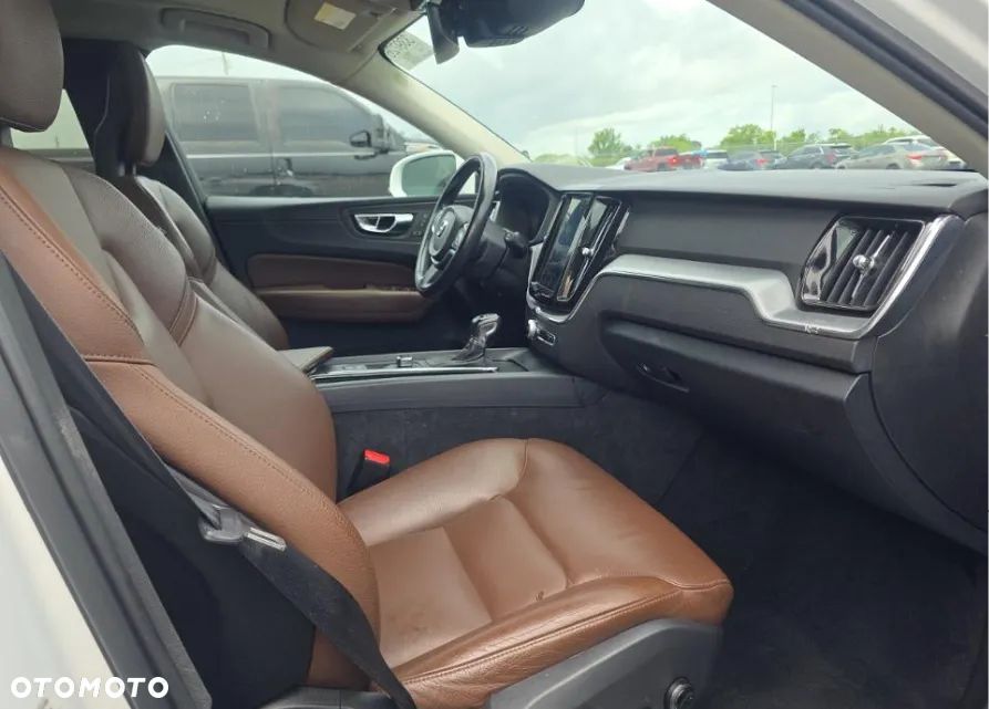 Volvo XC 60 T5 AWD Momentum - 11
