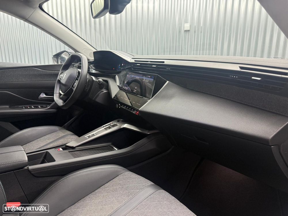Peugeot 408 1.6 Hybrid Allure Pack e-EAT8 - 24