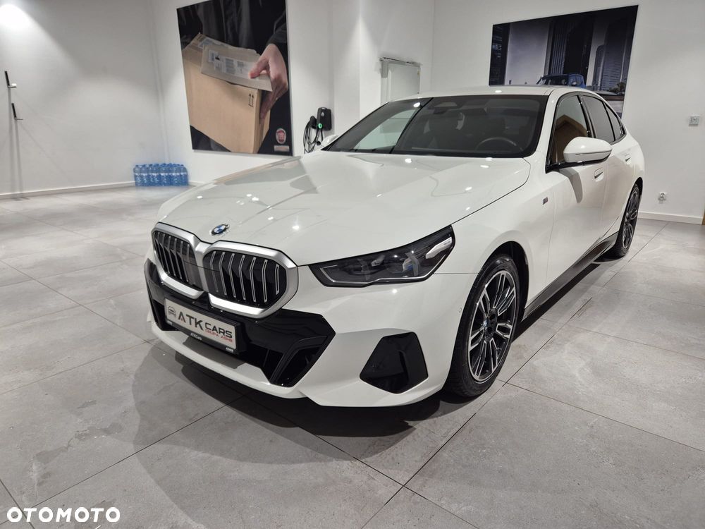 BMW Seria 5 520d xDrive mHEV M Sport - 1