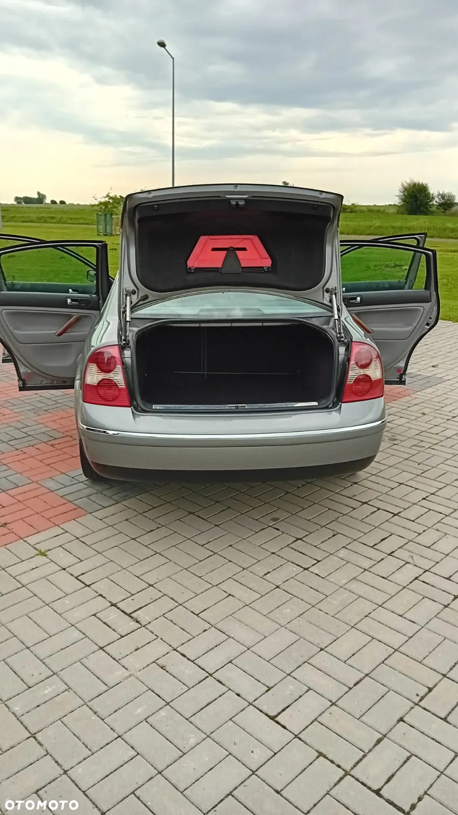 Volkswagen Passat - 11