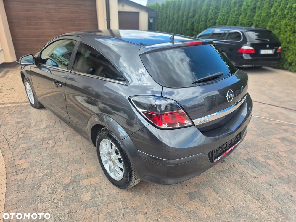 Opel Astra 1.6 Innovation 110 Jahre - 13