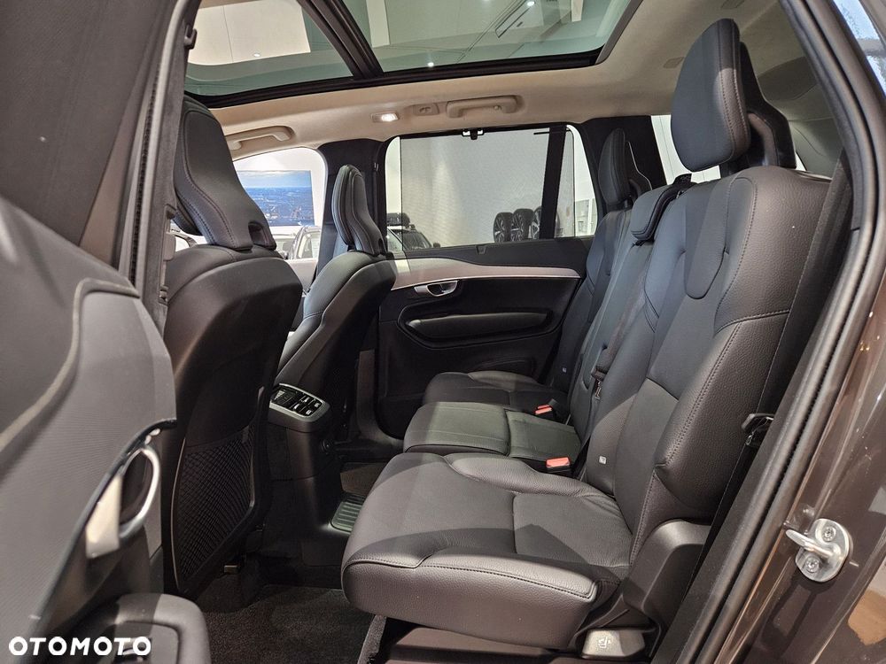 Volvo XC 90 - 32