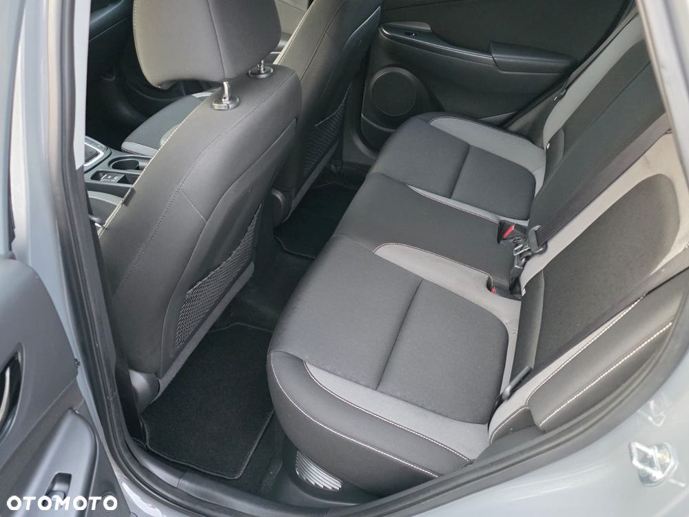 Hyundai Kona - 11