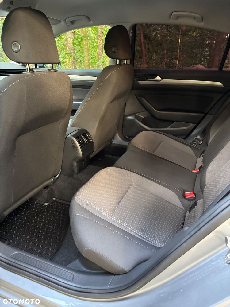 Volkswagen Passat 1.5 TSI EVO Elegance - 16