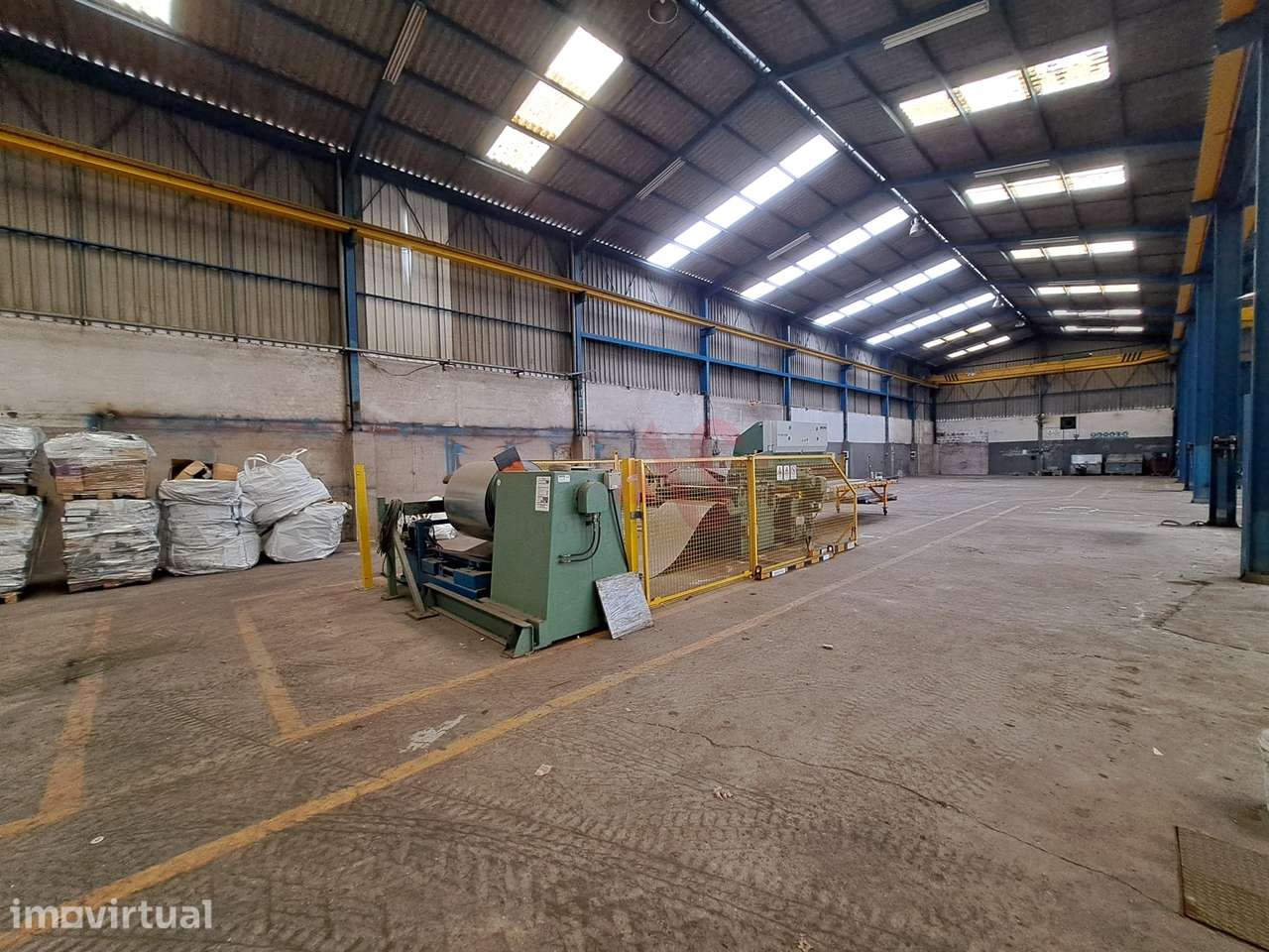 Armazém industrial com 5783 m2 em Vale de Cambra - Grande imagem: 3/6