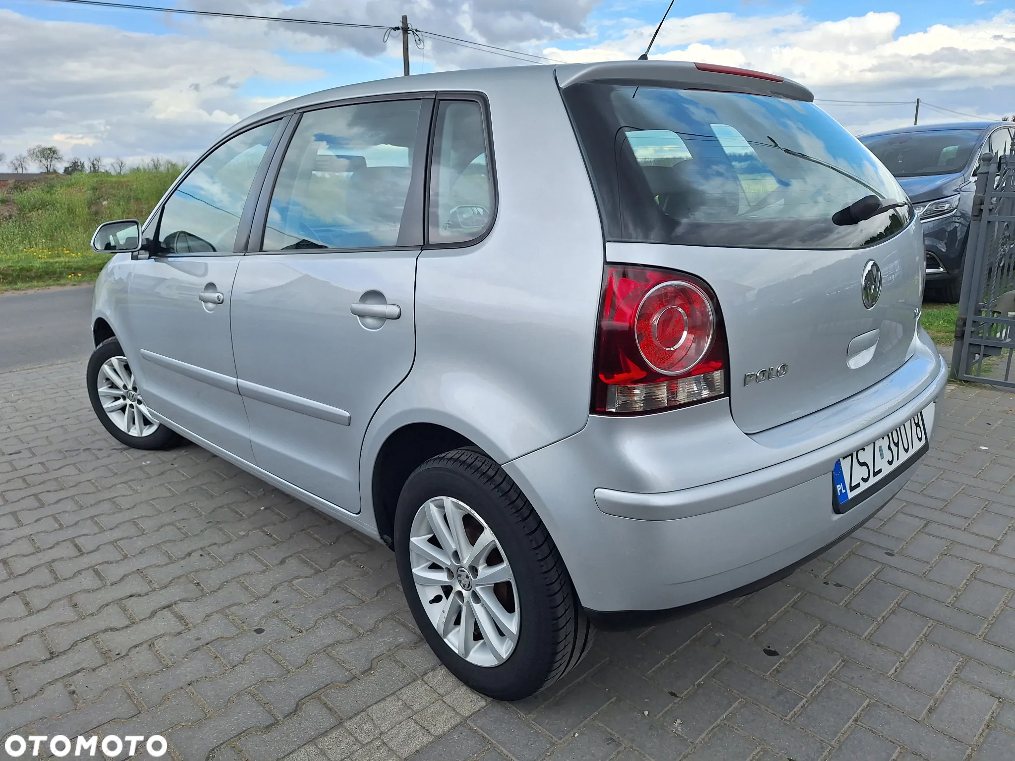 Volkswagen Polo 1.4 16V Trendline - 4