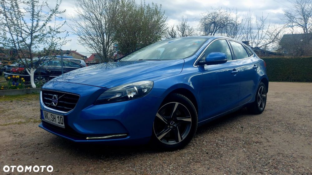 Volvo V40 D4 Momentum - 1