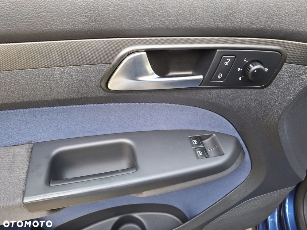 Volkswagen Touran 1.6 Basis - 17