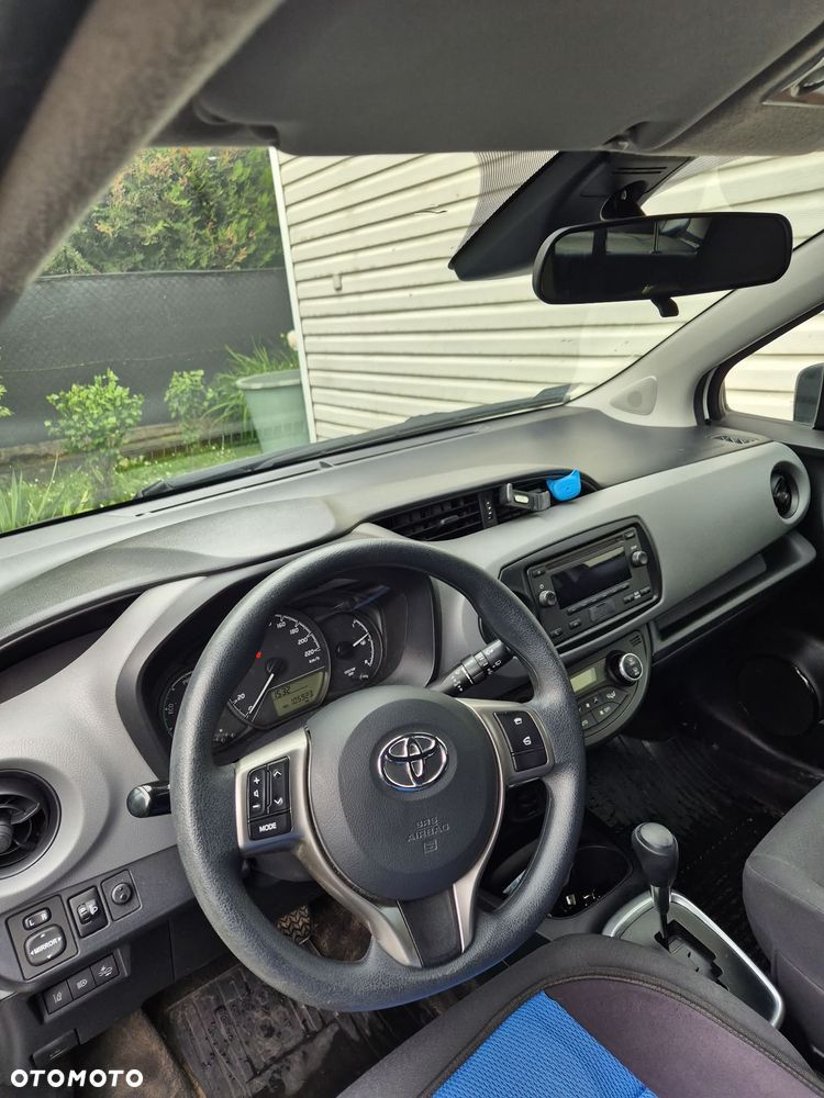 Toyota Yaris Hybrid 100 Active EU6 - 8