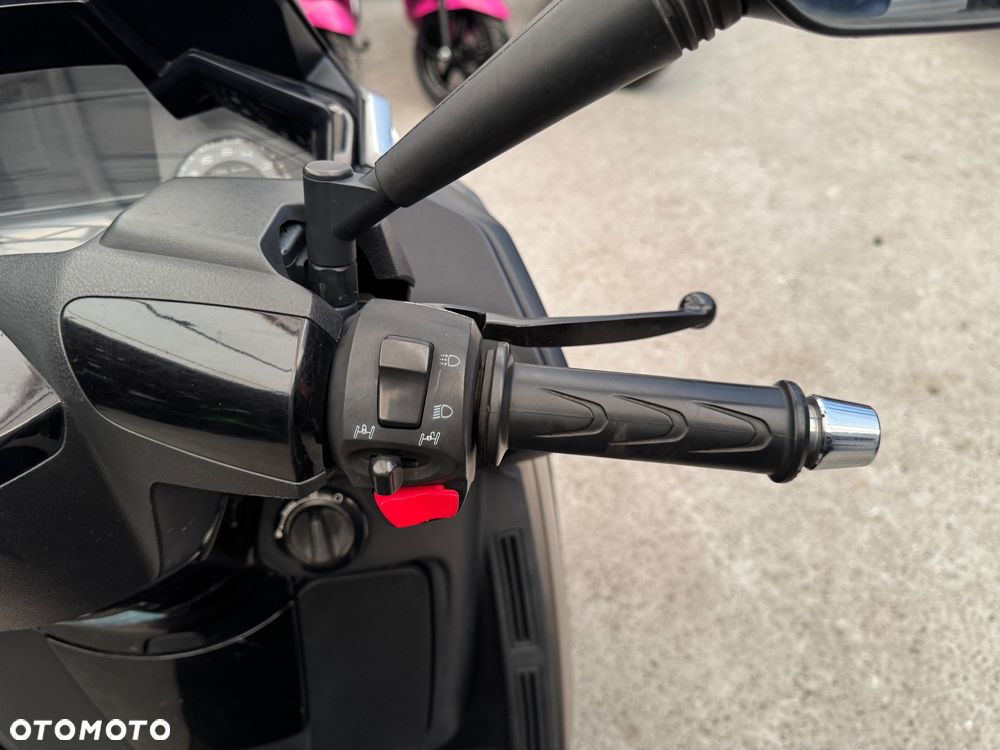 Peugeot Metropolis - 14