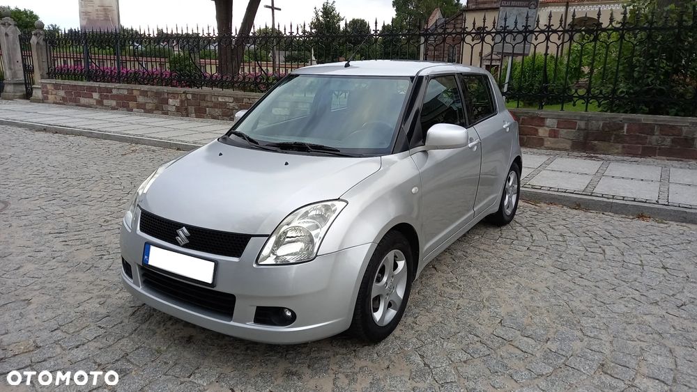 Suzuki Swift - 1