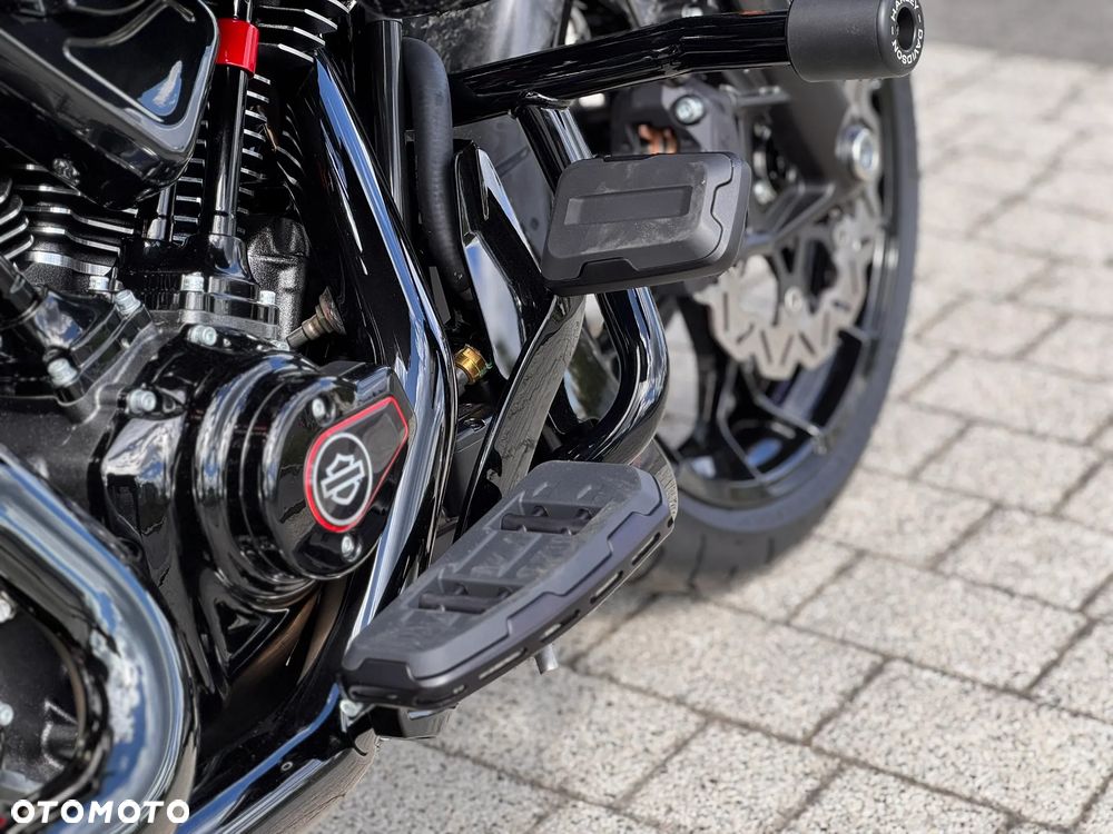 Harley-Davidson CVO Street Glide - 11
