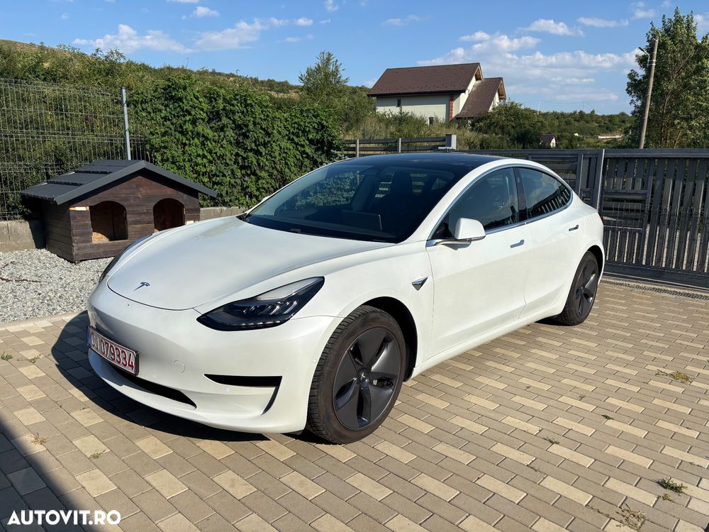 Tesla Model 3 - 1
