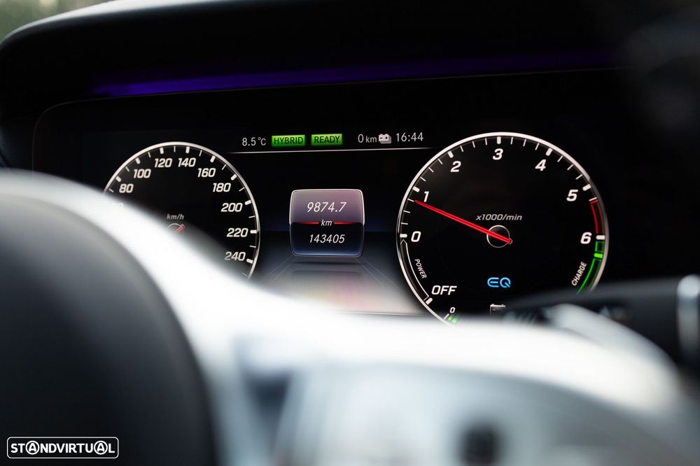 Mercedes-Benz E 300 de AMG Line - 32