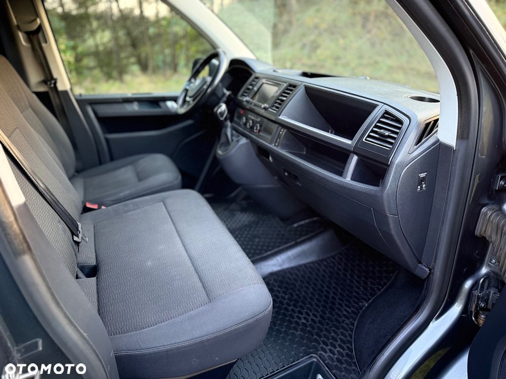 Volkswagen Caravelle 2.0 TDI L2 Comfortline DSG - 9