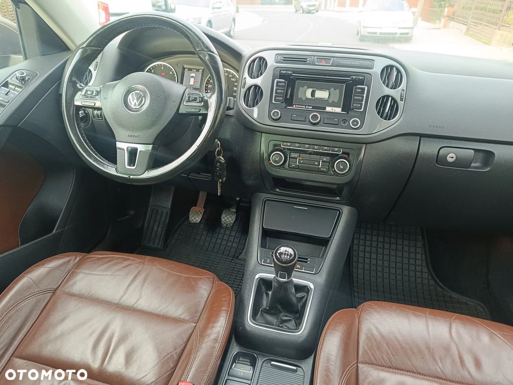 Volkswagen Tiguan 2.0 TDI DPF 4Motion BlueMotion Technology Sport & Style - 23