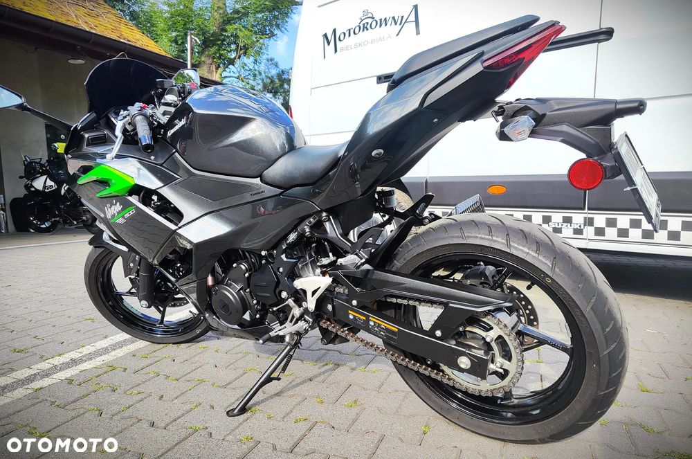 Kawasaki Ninja 500 - 5