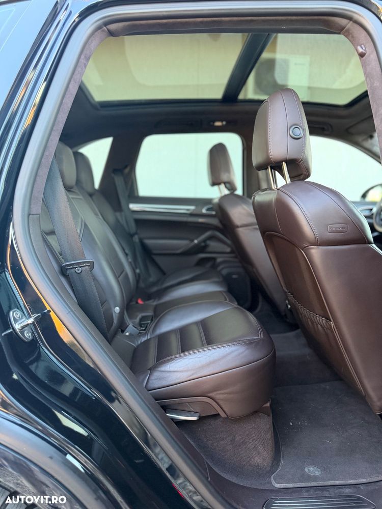 Porsche Cayenne - 19