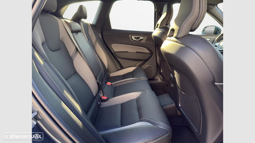 Volvo XC 60 2.0 T6 PHEV Black Edition AWD - 15